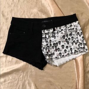 Skull shorts